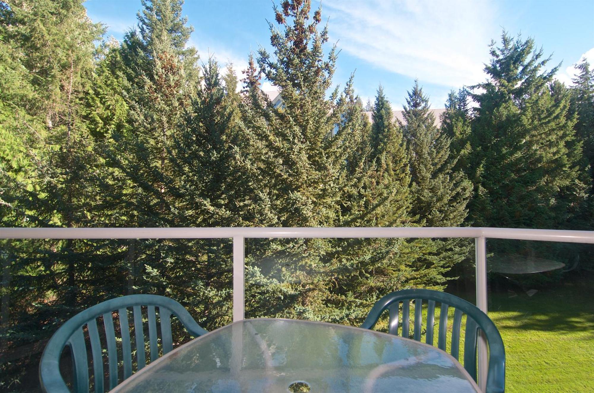 Aspens On The Mountain Ski In Out Whistler Exterior photo